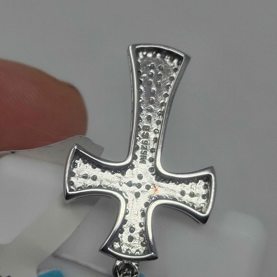 .56ct moissanite silver cross pendant